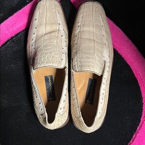 Stacy Adams Cream Crocodile Pattern Loafers